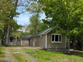 9 Laurelton Avenue, Selden NY 11784