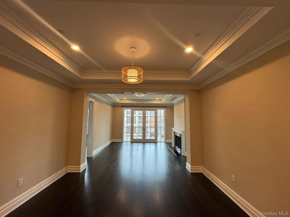 1000 Royal Court 1201, New Hyde Park NY 11040
