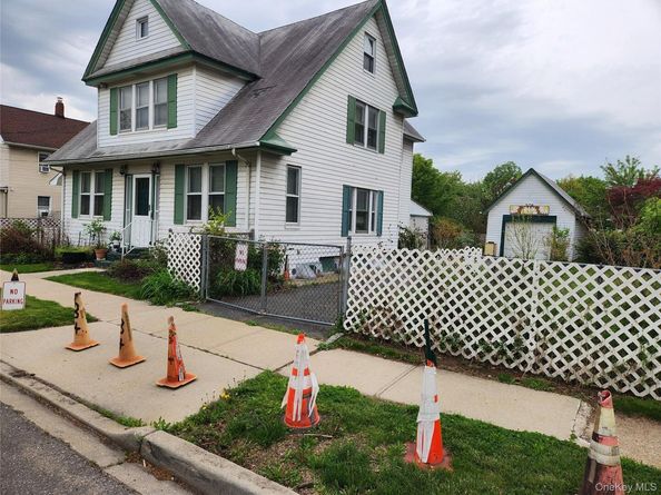 34 Oakland Street, Hempstead NY 11550