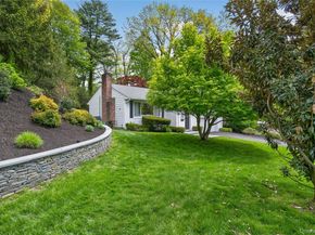 34 Bridge Road, Manhasset NY 11030