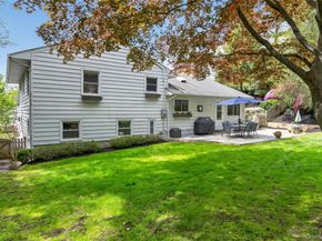 34 Bridge Road, Manhasset NY 11030