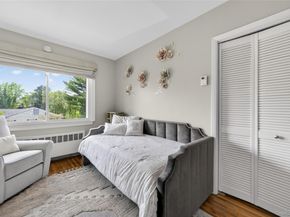 34 Bridge Road, Manhasset NY 11030