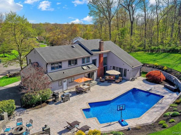 24 Allyson Place, East Setauket NY 11733
