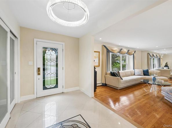 192 Split Rock Road, Syosset NY 11791