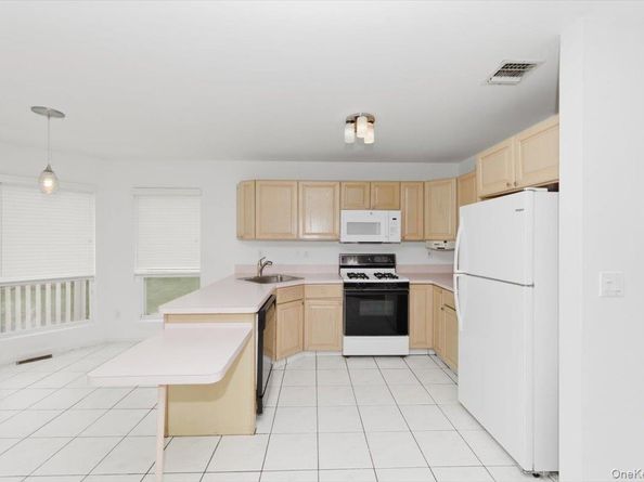 22 Spinnaker Lane, East Patchogue NY 11772