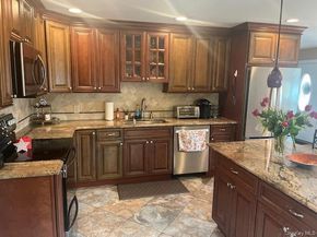 385 Garden Street, West Islip NY 11795