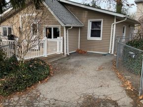 1015 Harding Park, Bronx NY 10473