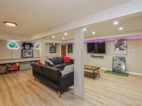 17 Goldsmith Avenue, Greenlawn NY 11740