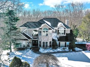 5 Frost Valley Road, Mount Sinai NY 11766