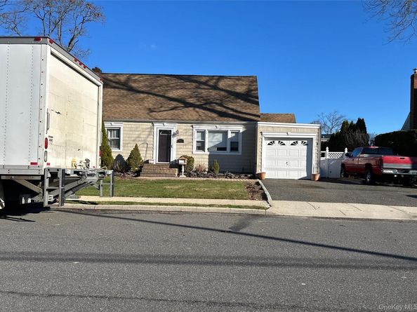 95 Clark Avenue, Massapequa NY 11758