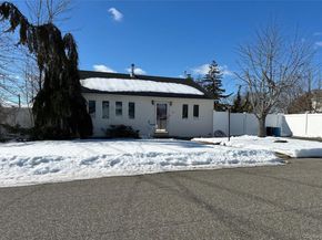 30 Jenkins Avenue, North Babylon NY 11703