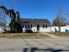 30 Jenkins Avenue, North Babylon NY 11703