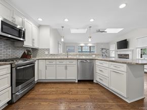 4 Colonial Court, Bay Shore NY 11706