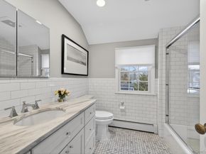 4 Colonial Court, Bay Shore NY 11706