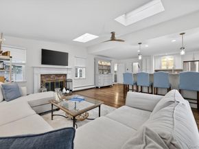 4 Colonial Court, Bay Shore NY 11706