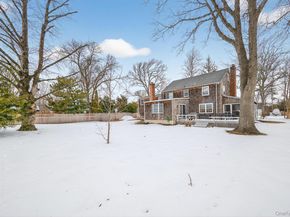 4 Colonial Court, Bay Shore NY 11706