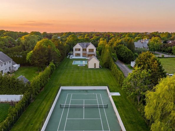 50 Tuckahoe Lane, Southampton NY 11968