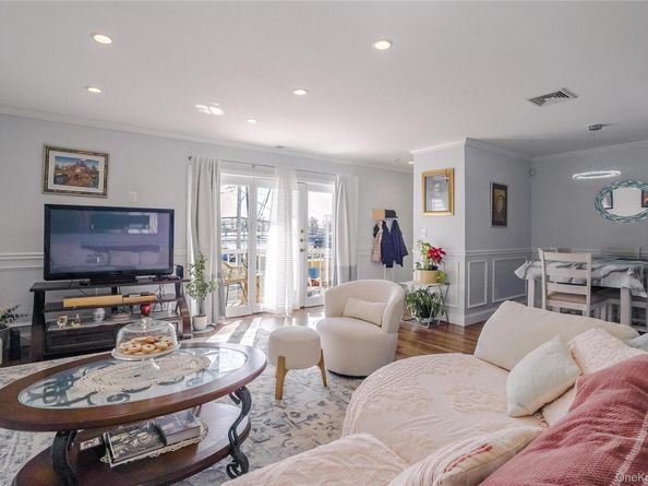 37 Harbor Lane 2C, New Rochelle NY 10805