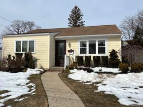 47 Sherbrooke Road, Lindenhurst NY 11757