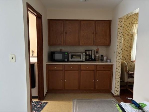 47 Sherbrooke Road, Lindenhurst NY 11757