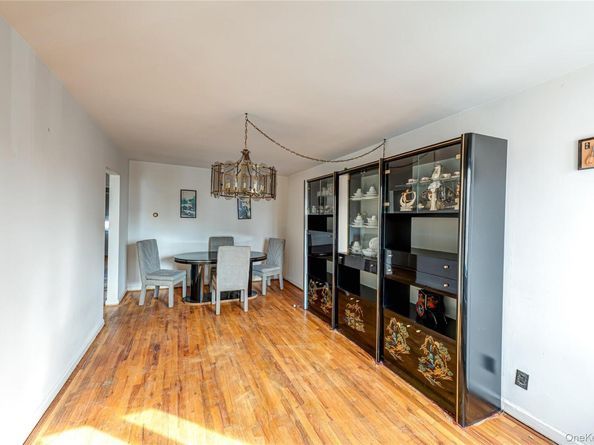 73-25 Cook Avenue, Middle Village NY 11379