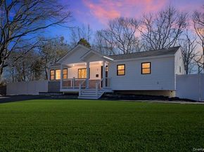 5 Bear Lane, Centereach NY 11720