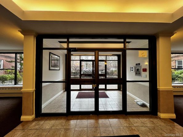 1 Vincent Unit 3K, Bronxville NY 10708