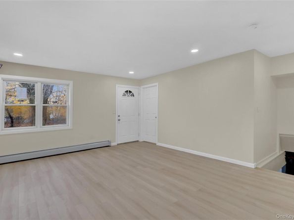 12 Carlls Path, North Babylon NY 11703