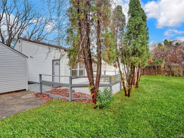 12 Carlls Path, North Babylon NY 11703