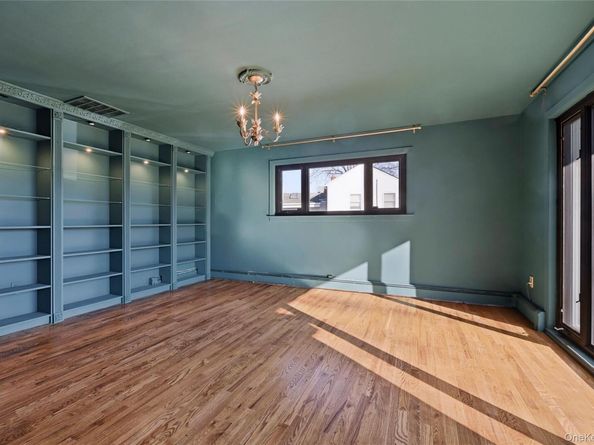 10 Hewitt Drive, Northport NY 11768