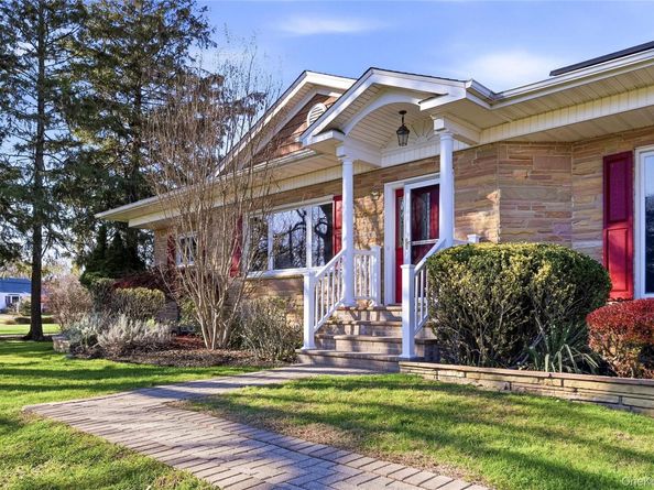 10 Hewitt Drive, Northport NY 11768