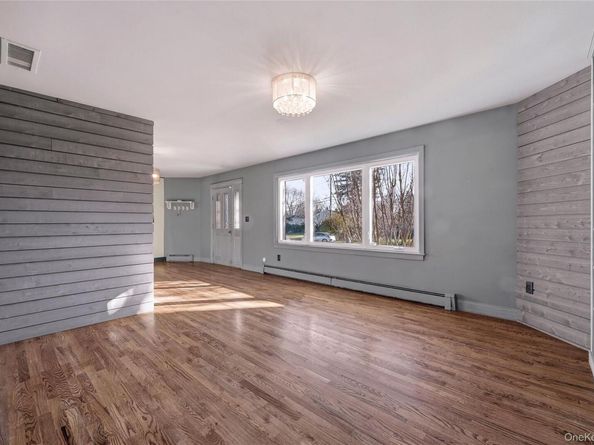 10 Hewitt Drive, Northport NY 11768