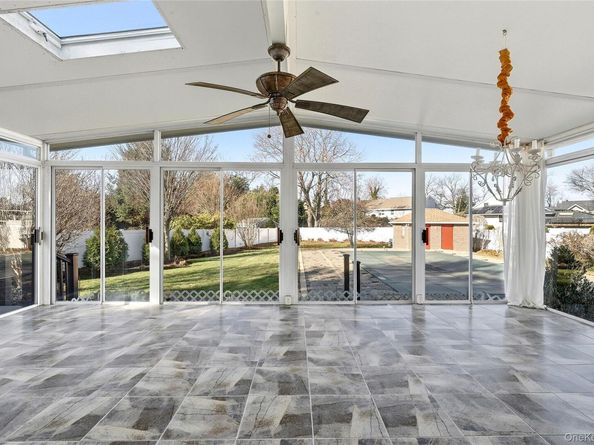 10 Hewitt Drive, Northport NY 11768