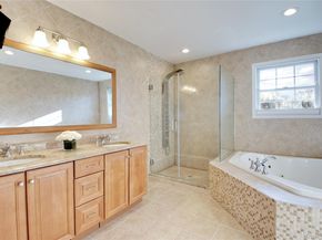 42 Mora Court, Manhasset NY 11030