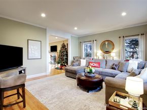 42 Mora Court, Manhasset NY 11030