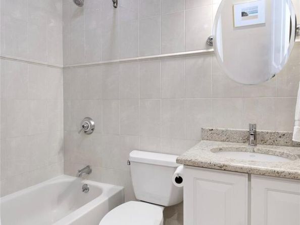 42 Mora Court, Manhasset NY 11030