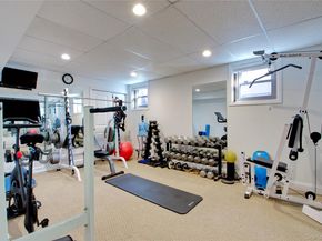 42 Mora Court, Manhasset NY 11030