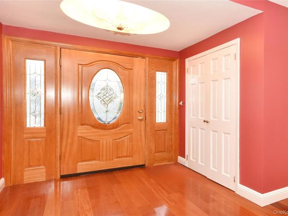 11 Joy Drive, Manhasset Hills NY 11040