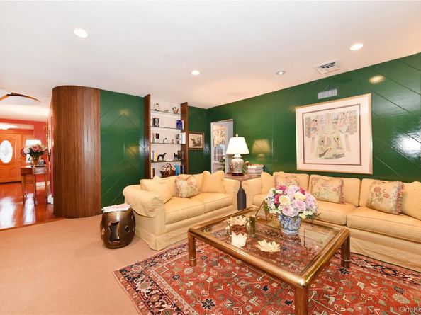 11 Joy Drive, Manhasset Hills NY 11040