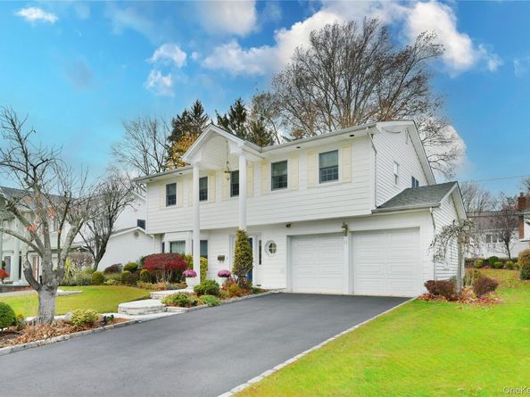 11 Joy Drive, Manhasset Hills NY 11040