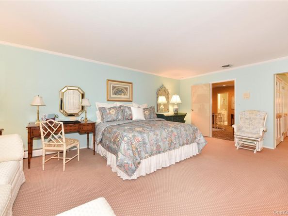 11 Joy Drive, Manhasset Hills NY 11040