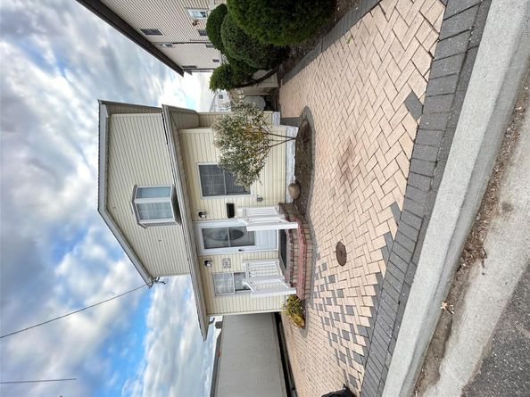 3680 Naomi Street, Seaford NY 11783