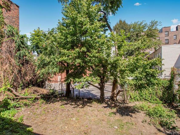 277 E 169th Street, Bronx NY 10456