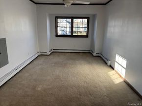 7 Romeo Lane, Commack NY 11725