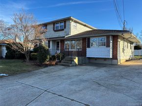 7 Romeo Lane, Commack NY 11725