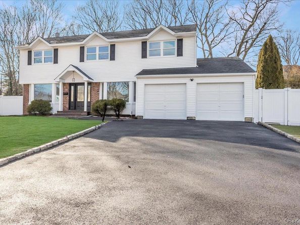 20 Shirley Court, Commack NY 11725