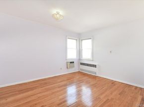 233 Meyer Avenue, Valley Stream NY 11580