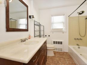 233 Meyer Avenue, Valley Stream NY 11580