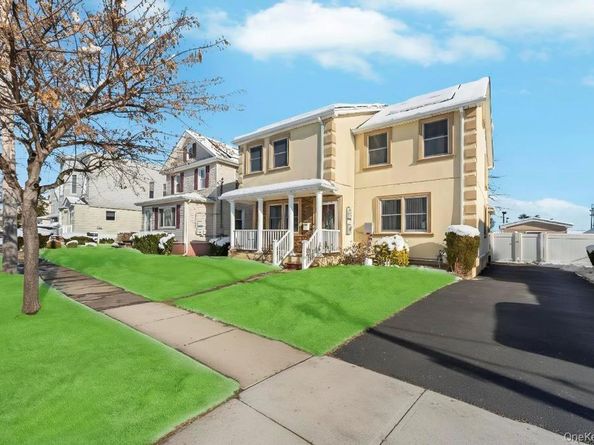 296 Burkhard Avenue, Mineola NY 11501