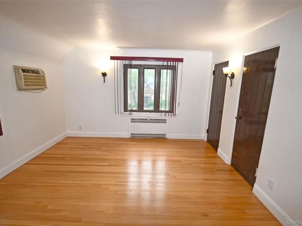 112-13 178th Street, Addisleigh Park NY 11433